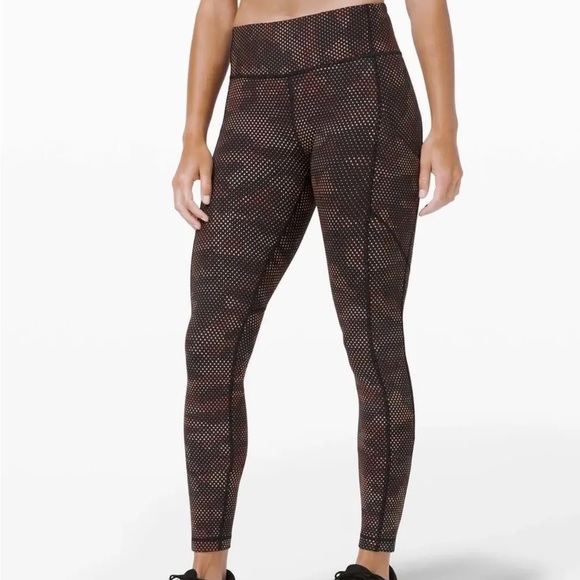 NWT: Lululemon Speed MR Tight, 28” SW REFLECTIVE. Size 8. - Picture 11 of 12